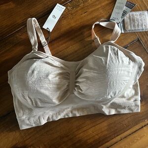 Kindred Bravely nursing and pumping Bra